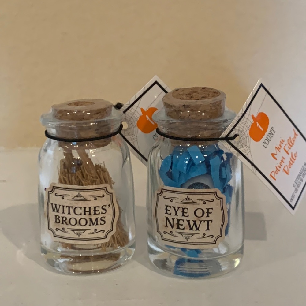 Target Bullseye mini Halloween potion jars witches broom & eye of newt NIP